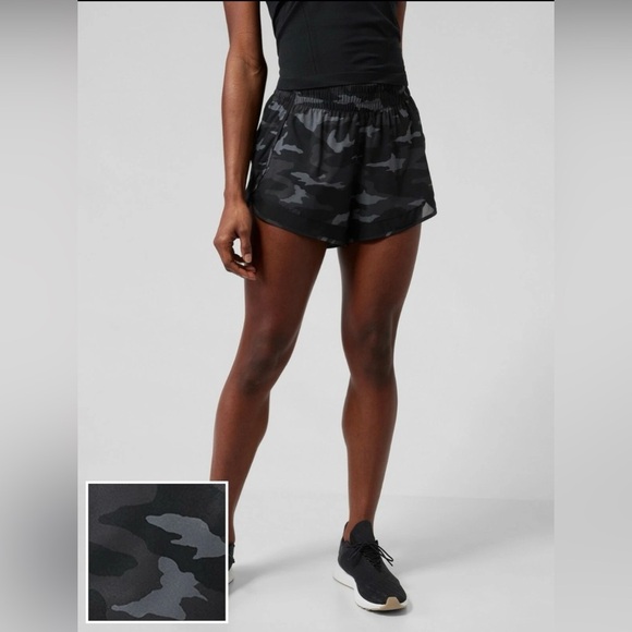 Athleta Printed Mesh Racer Run Mid Rise 4” Short - Picture 1 of 7